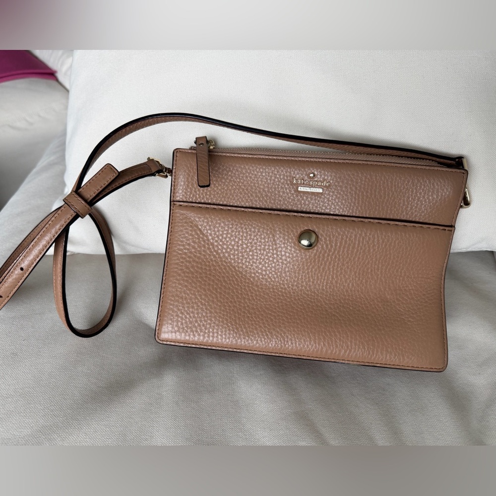 kate spade Tan Pebbled Leather Crossbody Wallet Bag